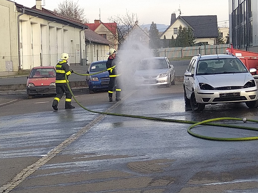 Výcvik HZS - hašení požáru_3